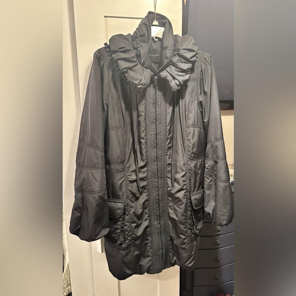 Elie Tahari Puffer Coat In Black